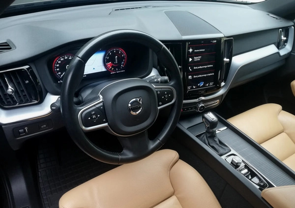 Volvo XC 60 cena 122000 przebieg: 146000, rok produkcji 2019 z Opoczno małe 781